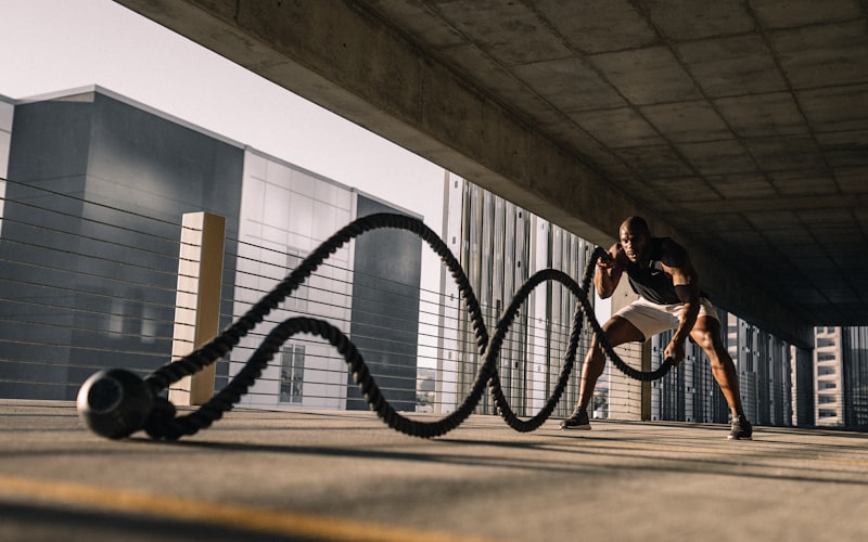 世界杯青年球员在训练中练习射门 - 代表新生代力量